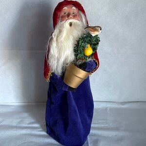 2006 Byers Choice LTD Santa Caroler
